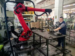 Bras de robot industriel à 6 axes, charge utile de 10 kg, portée de 2110 mm, précision élevée de 0,05 mm, IP54, soudage pour acier au carbone et acier inoxydable - Product Image 6