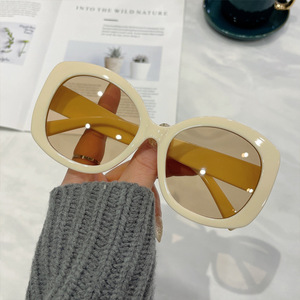 Gafas de Sol Cuadradas Extra Grandes de Moda, Venta Caliente 2025, Nuevas Gafas de Sol de Verano para Mujer con Marco Negro, Venta al por Mayor - Product Image 5