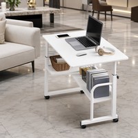 Bureau d'ordinateur moderne et simple pour étudiant, table d'écriture, poste de travail pour la maison, le bureau, la chambre, le dortoir, l'école, espace d'apprentissage