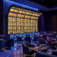 Étagère murale pour vin en acier inoxydable incurvé avec rétroéclairage LED, présentoir à liqueurs mural, armoire de rangement pour bar, hôtel, restaurant