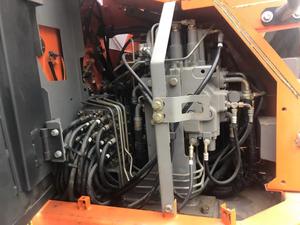 Высококачественные б/у экскаваторы Hitachi ZX135US Подержанные экскаваторы с компонентами сердечника-Шестерня коробки передач насоса двигателя - Product Image 5