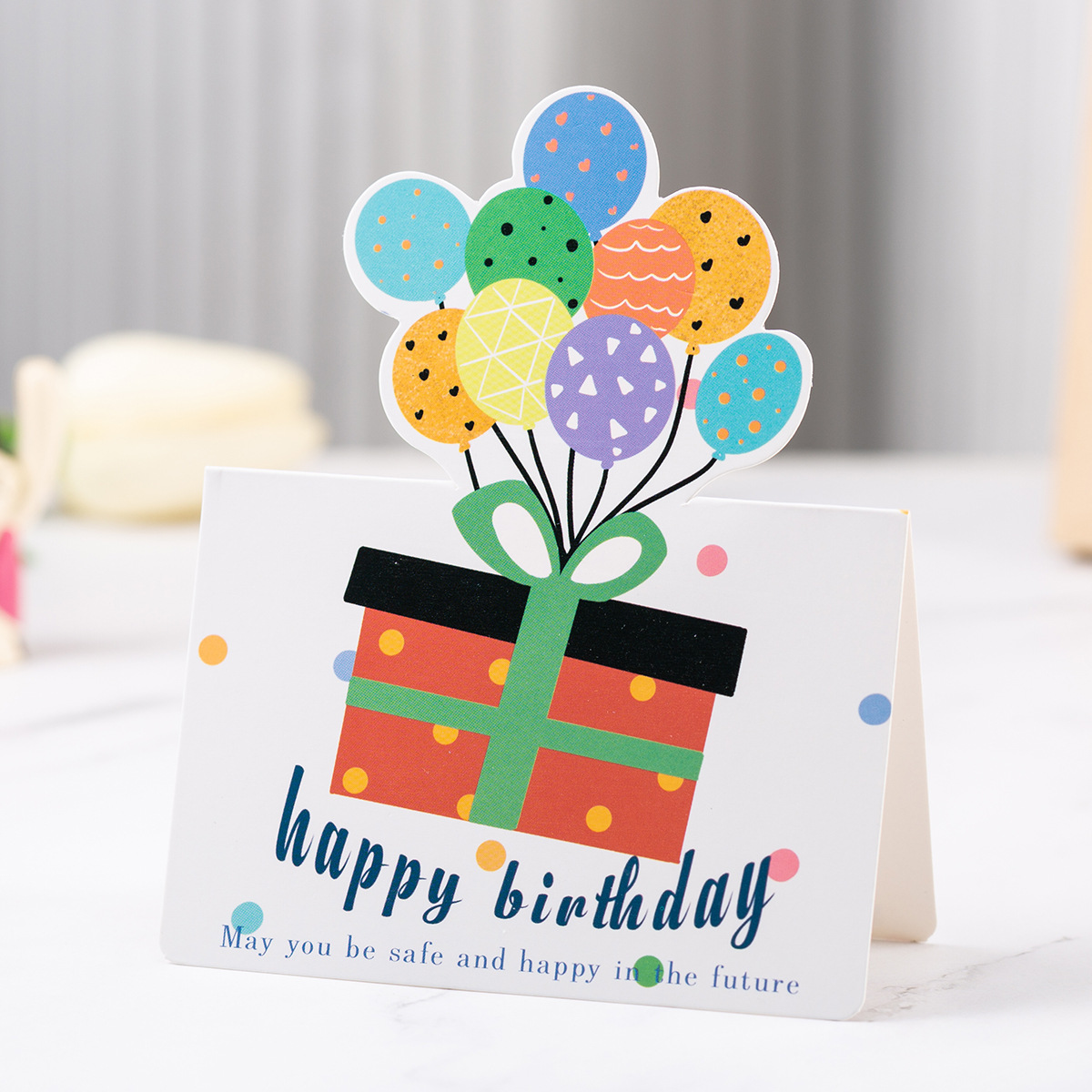 scatola bianca rossa palline di coriandoli