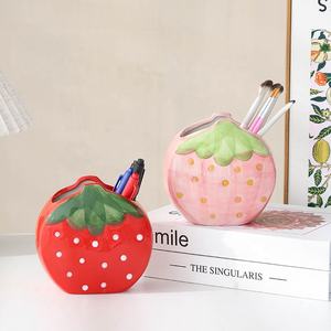 แปรงแต่งหน้าทรงสตรอว์เบอร์รี่ ด้ามเซรามิก ดินสอเขียน<span class=keywords><strong>คิ้ว</strong></span> หวีแต่งหน้า ถังเก็บเครื่องสำอาง ที่วางปากกาแฟชั่น - Product Image 6