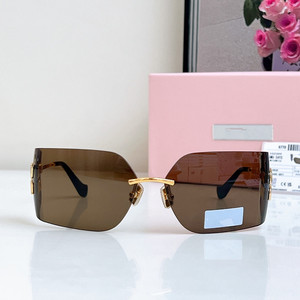 <span class=keywords><strong>Occhiali</strong></span> <span class=keywords><strong>da</strong></span> <span class=keywords><strong>Sole</strong></span> Polarizzati UV400 di Lusso con Montatura Completa Leggera per <span class=keywords><strong>Donna</strong></span>, Ideali per Guida, Ciclismo, Corsa e Sport all'Aperto - Product Image 5