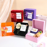 Boîte cadeau carrée en carton avec rabat en velours et ruban pour anniversaire, fête, emballage cosmétique, boîte en papier vide