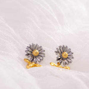 Boucles d'oreilles pendantes classiques en alliage de cuivre plaqué argent, motif fleur dorée, style religieux, tendance, pour femmes, vente en gros, offre spéciale - Product Image 3