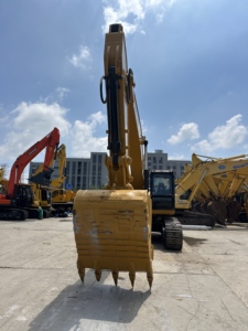 รถขุดตีนตะขาบขนาดใหญ่ 30 ตัน ยี่ห้อแคทเตอร์พิลลาร์ รุ่น Cat330D2L มือสอง สภาพดี ผลิตในญี่ปุ่น ของแท้ วางขายที่เซี่ยงไฮ้ - Product Image 5