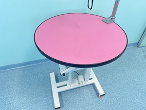 Tierpflegetisch mit Verstellbarer Höhe und Runder Oberfläche für Zoohandlungen und Tierkliniken, Hundepflegetisch - Product Image 2