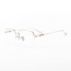 Gafas de seguridad clásicas de Guangdong al por mayor para presbicia, protección ocular, para hombres y mujeres, para correr, con diseño de oso, personalizables en línea. - Product Image 3