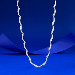 Collar de Plata S925 con Diseño de Ondas de Agua y Sonrisa, un Collar Diario Sofisticado y Elegante para Mujer - Product Image 1