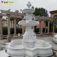Fontaine classique en marbre blanc avec statue de lion et sculpture féminine, élément aquatique pour jardin, hôtel, extérieur, villa, domaine, complexe hôtelier, parc