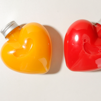 Cou de bouteille de jus en forme de coeur en plastique Morden Style 100ml 200ml 350ml 500ml Capacité 28mm Sérigraphie PET Boisson Bouchon à vis