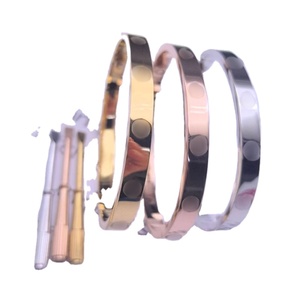 Bracciale di <span class=keywords><strong>Coppia</strong></span> in Acciaio Inossidabile Antiallergico Stile Europeo e Americano, Gioielli <span class=keywords><strong>Personalizzati</strong></span> di Lusso Leggero per Matrimonio - Product Image 1
