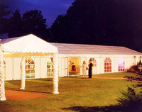 Haute qualité 9x12 mètres luxe tente de fête en plein air étanche PVC poteaux en aluminium deux chambres capacité 2 personnes pour une utilisation estivale