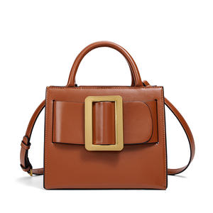 Sac bandoulière homme en PU, petit format carré, style urbain, polyvalent, tendance, mode niche, avec lettres, collection automne 2025 - Product Image 1