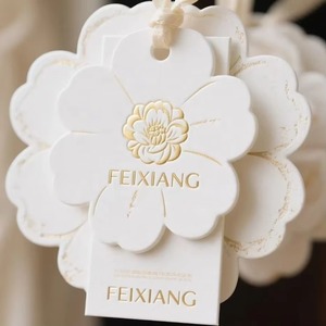 Etiquetas de Lujo <span class=keywords><strong>con</strong></span> Recortes Florales <span class=keywords><strong>para</strong></span> <span class=keywords><strong>Ropa</strong></span>, Logotipo Personalizado, Estampado en Caliente Dorado, Etiquetas de Papel en Relieve <span class=keywords><strong>para</strong></span> <span class=keywords><strong>Ropa</strong></span> Elegante de Mujer - Product Image 5
