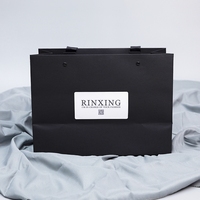 Sac en papier cadeau de luxe personnalisé avec cordon de serrage, poignée, mat, gaufré, recyclable, écologique, vêtements, chaussures