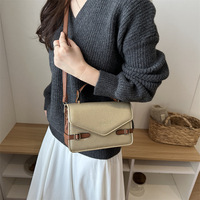 Sac à bandoulière color block en cuir PU pour femme avec poignée supérieure et rabat enveloppe, petit sac à main personnalisable avec LOGO