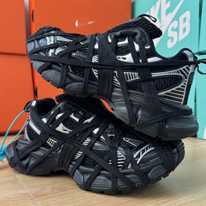 Chaussures Chunky Lumineuses Tendance Rétro Décontractées Hiver Luxe Designer Balen3xl Haute Qualité Personnalisées OEM pour Femmes et Hommes - Product Image 1