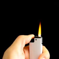 Briquet turbo électronique rechargeable en plastique bon marché encendeores allume-cigare à gaz butane