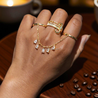 Nouvelle bague empilable avec pendentif en forme de larme étincelante en CZ, couleur or, design empilable, bague pour femme, bijoux avec chaîne à pampilles