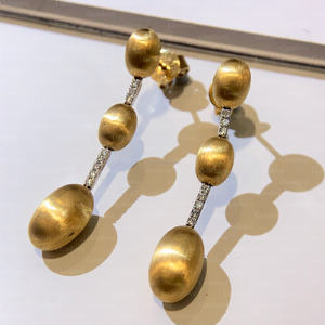 Boucles d'oreilles clous de luxe GEMLOVE en or 18 carats avec diamant rond de 0,096 carat cultivé en laboratoire pour fiançailles, mariage et occasions spéciales - Product Image 1