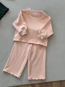 Ensemble 2 pièces en molleton French Terry pour fille, motif coquille Saint-Jacques, prêt à expédier, collection Saint-Valentin Maman et Mini - Product Image 5