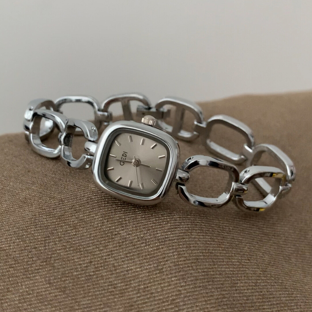Silver Hollowed Out Watch Square Watch Bracelet Design Watch Fashion Versatile Casual Watch Women's Watch