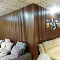 Panneau mural en composite bois-plastique 3D WPC à vente chaude, revêtement mural WPC, panneau mural cannelé
