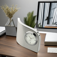 Horloge de bureau en métal plaqué argent avec affichage à aiguilles en quartz moderne de luxe personnalisée pour la décoration de la maison