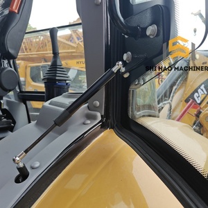 Excavatrice hydraulique sur chenilles Caterpillar CAT-420F d'occasion à vendre, idéale pour les travaux d'aménagement paysager et de préparation de chantier - Product Image 2