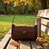 Sac à bandoulière carré mini en cuir gaufré anti-rayures avec logo personnalisé OEM ODM, motif crocodile, résistant à l'eau, vintage doré