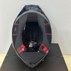 <span class=keywords><strong>Casco</strong></span> de Motocicleta de Fibra de Carbono con Alerón Grande en <span class=keywords><strong>Negro</strong></span> Brillante para Hombres y Mujeres, <span class=keywords><strong>Casco</strong></span> de Seguridad para Todas las Estaciones para Conductores, Compatible con <span class=keywords><strong>AGV</strong></span> Pista - Product Image 2