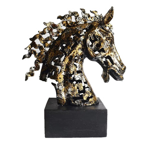 Statuetta <span class=keywords><strong>di</strong></span> Cavallo in Metallo Dipinto e Intagliato, Stile Europeo per Decorazione d'Interni - Product Image 1