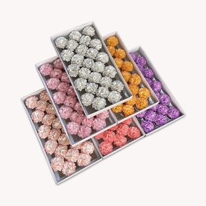 Millennium Edging Carnations - una flor de jabón artesanal fragante con un aroma subtil. Perfecto para hacer ramos de flores para el Día de la Madre. - Product Image 2