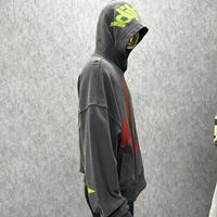Hoodie Pria Vintage Oversize dengan Bahu Jatuh, Ujung Raw Frayed, Grafis Huruf Besar Custom, Saku Samping, Streetwear Pullover