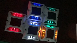 Energia solare alto <span class=keywords><strong>traffico</strong></span> luminoso vialetto impermeabile alluminio lampeggiante riflettore solare luce occhi di gatto indicatore Led perno stradale - Product Image 5