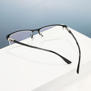 نظارات قراءة نصف إطار بالجملة عالية الجودة UV400 من المعدن الذهبي المقاوم للصدأ مع حماية من الضوء الأزرق لكبار السن للرجال والنساء - Product Image 3