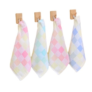 Serviette de bavoir pour jeunes enfants en gaze colorée à motif quadrillé, tissage uni, vente en gros pour la maternelle - Product Image 5