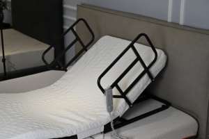 Support de dossier de <span class=keywords><strong>lit</strong></span> médical réglable pour <span class=keywords><strong>personnes</strong></span> âgées, soins à domicile modernes avec cadre en métal pour salon - Product Image 2