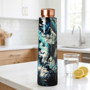 Botella de agua de cobre de diseño abstracto moderno con tapa de cobre, portátil para uso doméstico. - Product Image 1
