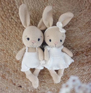 Kostenlos Personalisierbares, 100% Handgefertigtes Gehäkeltes Hasen-Püppchen, Amigurumi-Häkelspielzeug für Babys - Product Image 4