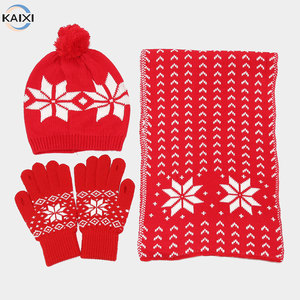 Ensemble Chaud d'Hiver Personnalisable : Bonnets, Gants et Écharpes Tricotés pour Femmes et Hommes – Collection Noël - Product Image 1