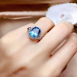 Anello Elegante Vintage da Donna con Accenti Blu, Gioiello Scintillante in Lega Regolabile, Stile Moderno, Idea Regalo - Product Image 3