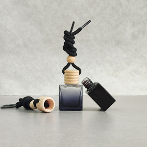 Flacon carré plat en verre transparent de 10 ml avec couvercle en bois et cordon en coton, rechargeable, pour échantillons d'huiles essentielles, parfums et aromathérapie - Product Image 5