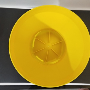 Mangiatoia a flusso di gravità rotonda con alimentazione sfusa per pulcini con coperchio per mangiatoia in plastica per pulcini - Product Image 6