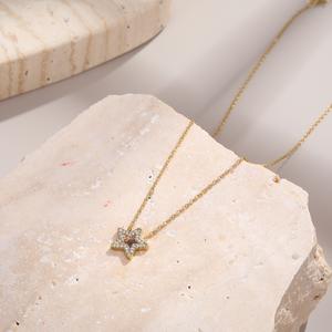 Collar de estrella de acero inoxidable de nuevo estilo para mujer, estrella de cinco puntas exquisita y de alta gama, disponible al por mayor - Product Image 5