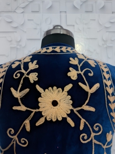 งานปักมือที่ประณีตสร้างลุคที่หรูหราสะดุดตา พร้อมคงความเบาสบายและสวมใส่สบาย - Product Image 4