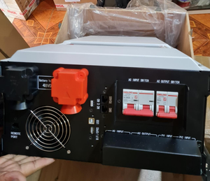 Growatt SPF 12KT HVM Onduleur solaire hybride hors réseau à onde sinusoïdale pure 12 kW 230 VCA monophasé 10,2 kW - Product Image 4