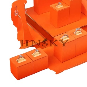 Jinsky, logotipo personalizado, joyería de cuero de PU, diseño de interiores, accesorios de escaparate de lujo, conjunto de exhibición naranja para gabinete de tienda de joyería - Product Image 6